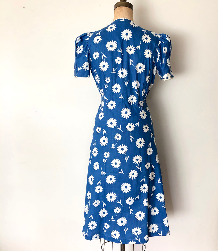 1940's Cotton Floral Puff Shoulder Dress - Size M/L