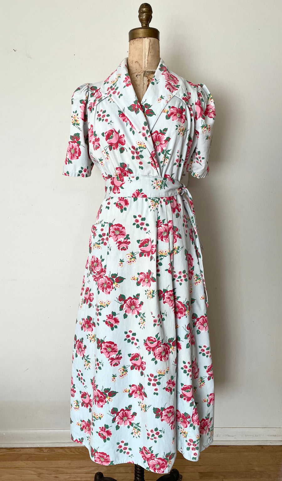 1940's Rose Print Wrap Style Dressing Gown - Size M