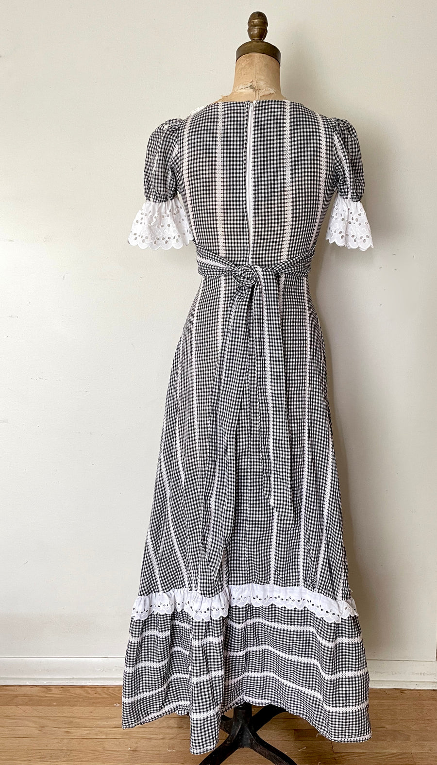 1970's Puff Sleeve Gingham Maxi Dress - Size Small