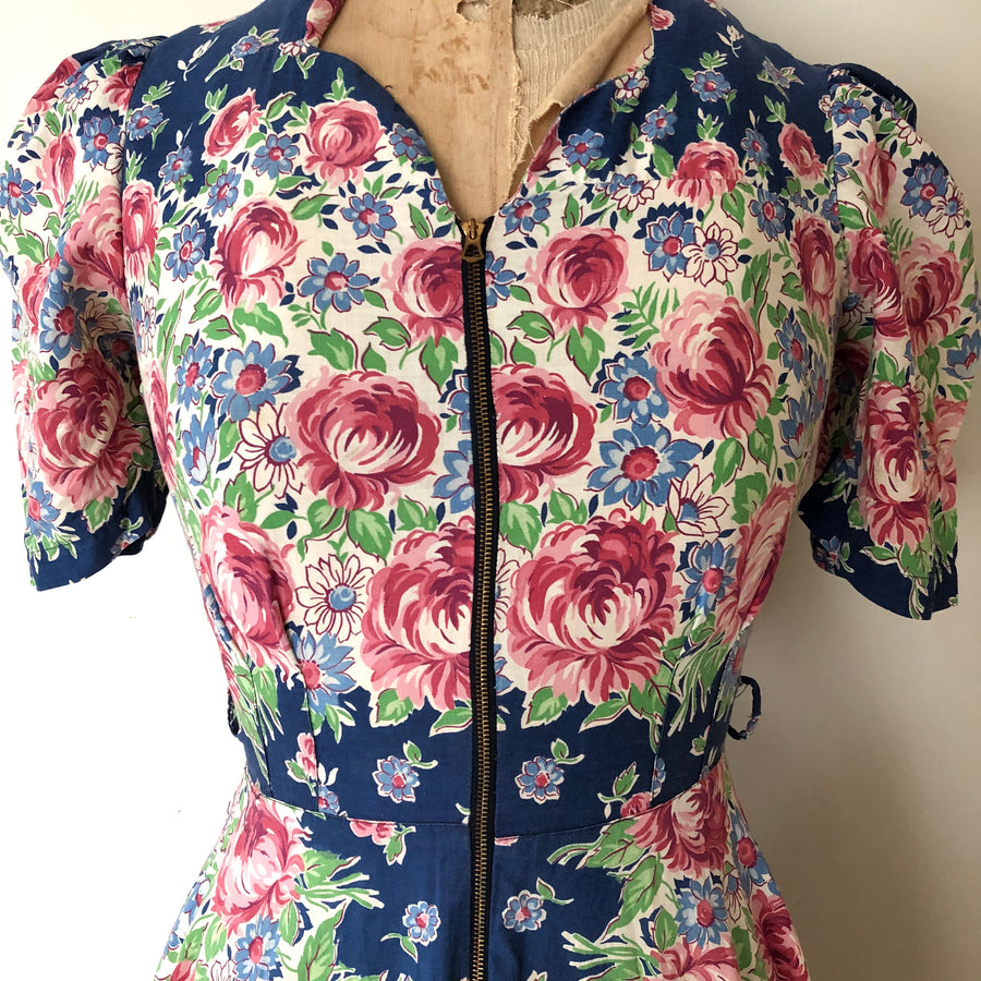 1940's Puff Sleeve Floral Dressing Down - Size XS - AS IS